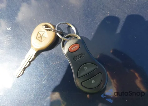 2004 Jeep Grand Cherokee Laredo z USA, uszkodzony, nr VIN 1J4GW48SX4C338644